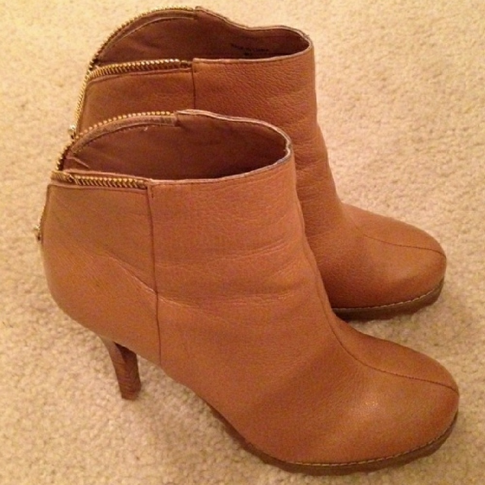 DaniBlack leather tan booties